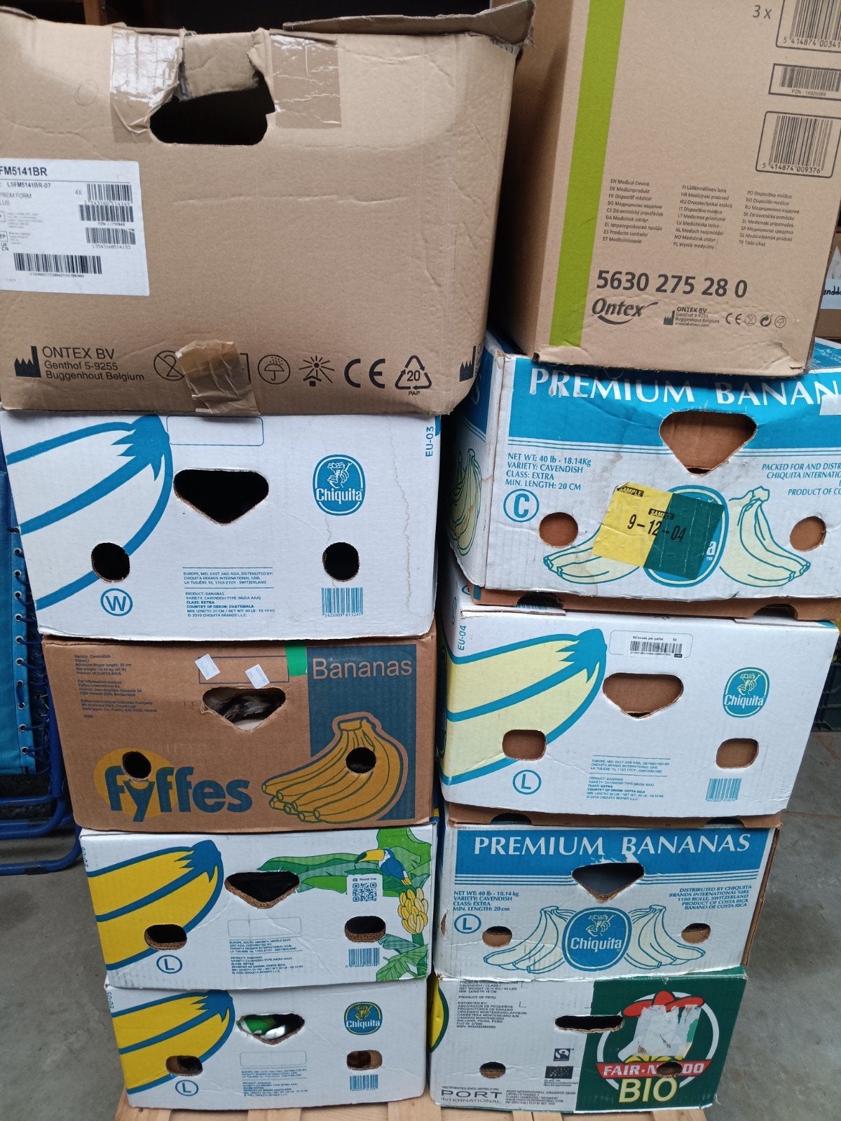 10 volle dozen voor rommelmarkt alles samen voor 10 euro, Enlèvement