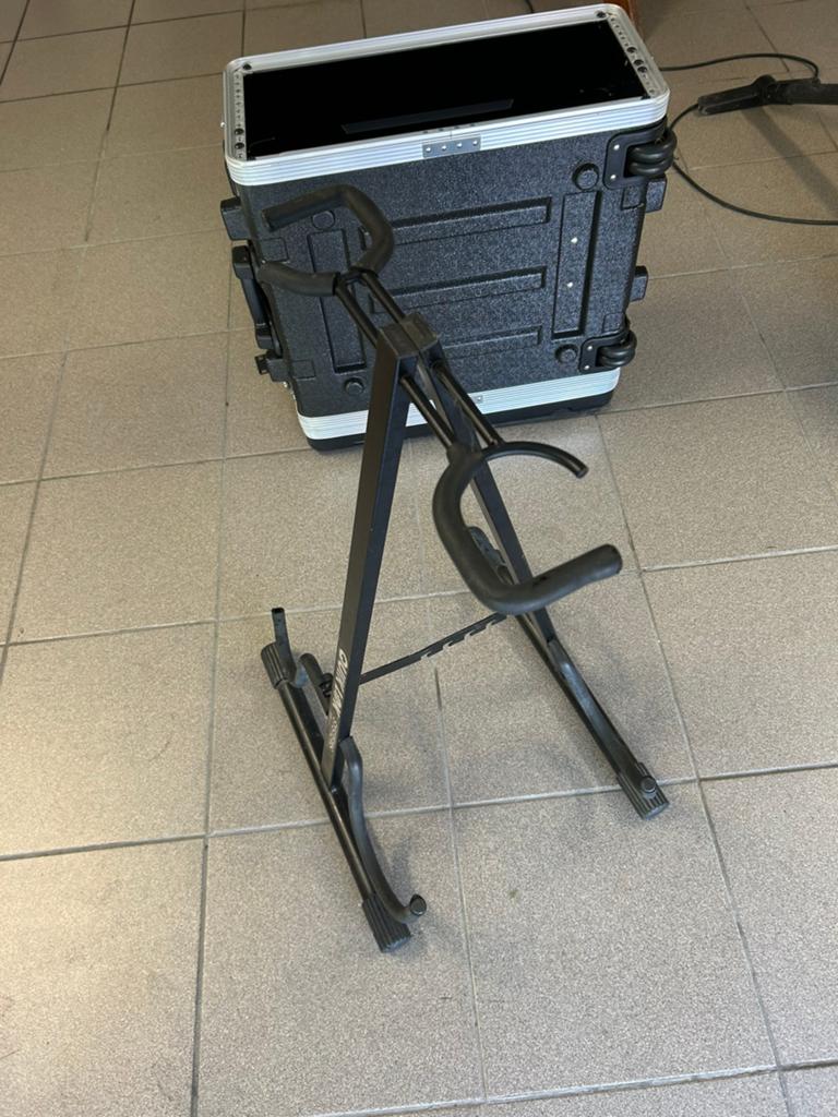 Gitaarstatief, Muziek en Instrumenten, Ophalen, Zo goed als nieuw