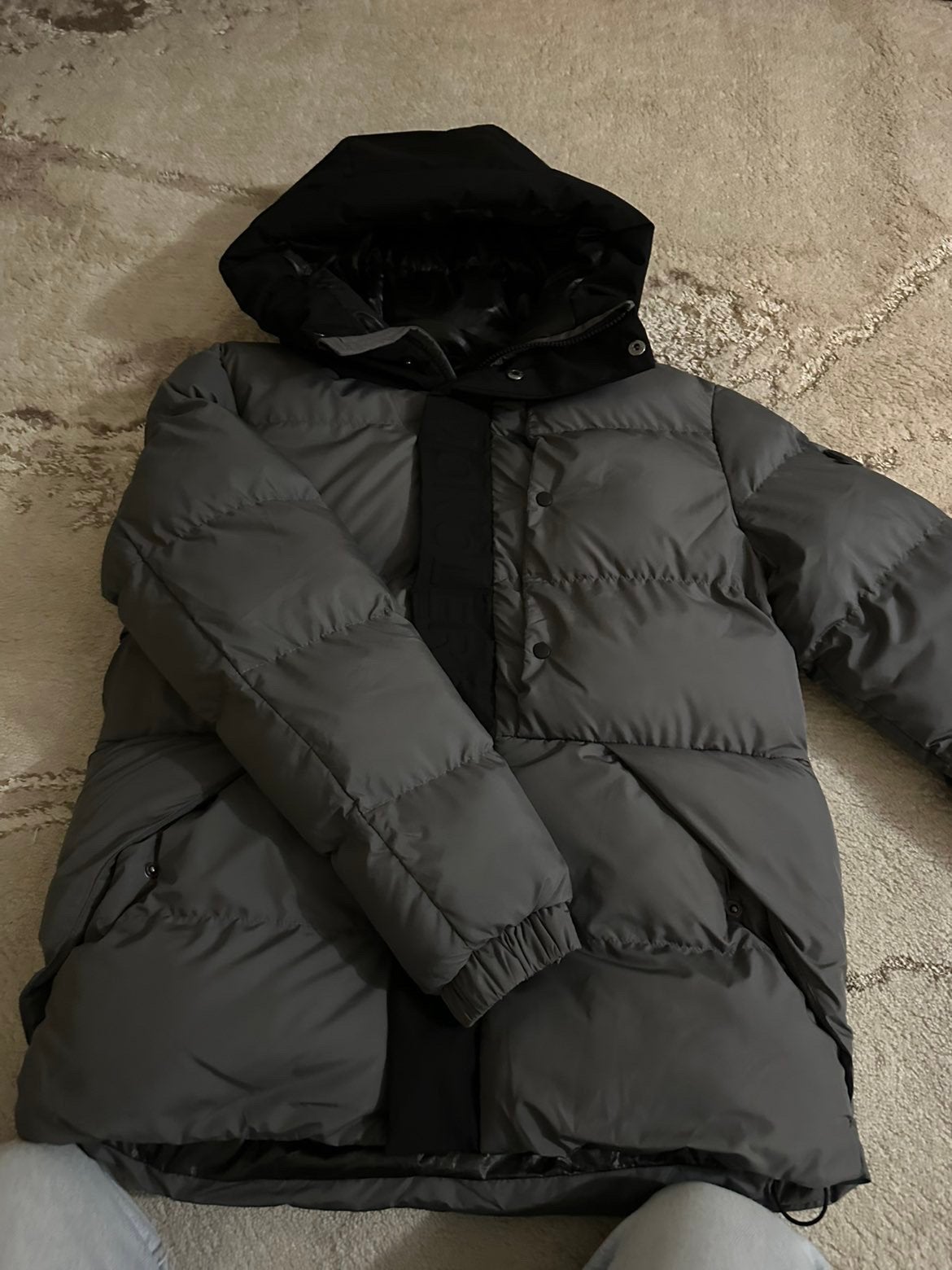 Moncler madeira NIEUW !  M, Ophalen, Zo goed als nieuw, Maat 48/50 (M), Grijs