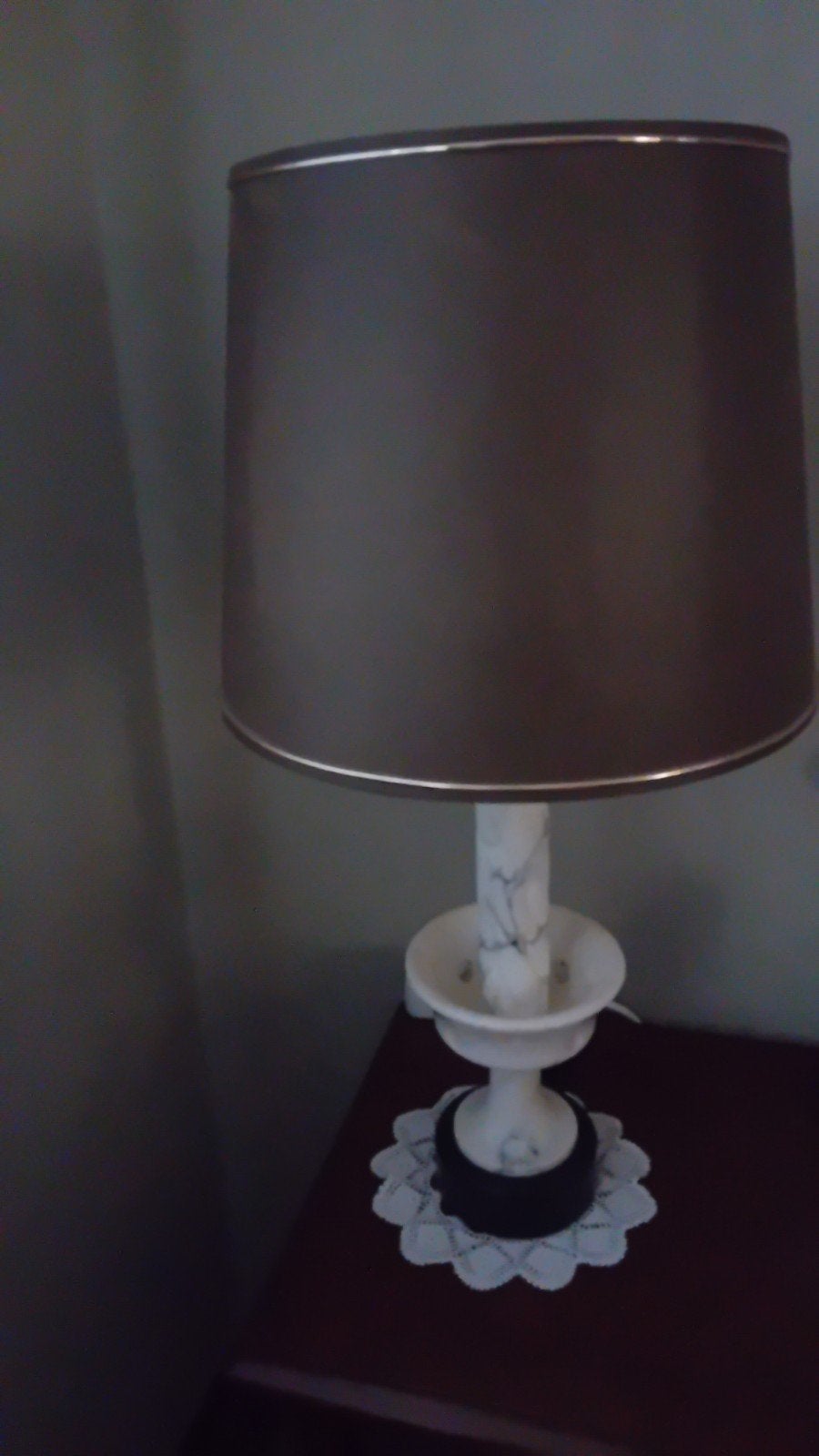 Lampe de table en marbre, Maison & Meubles, Enlèvement, Pierre/céramique, E27 (grand), Utilisé