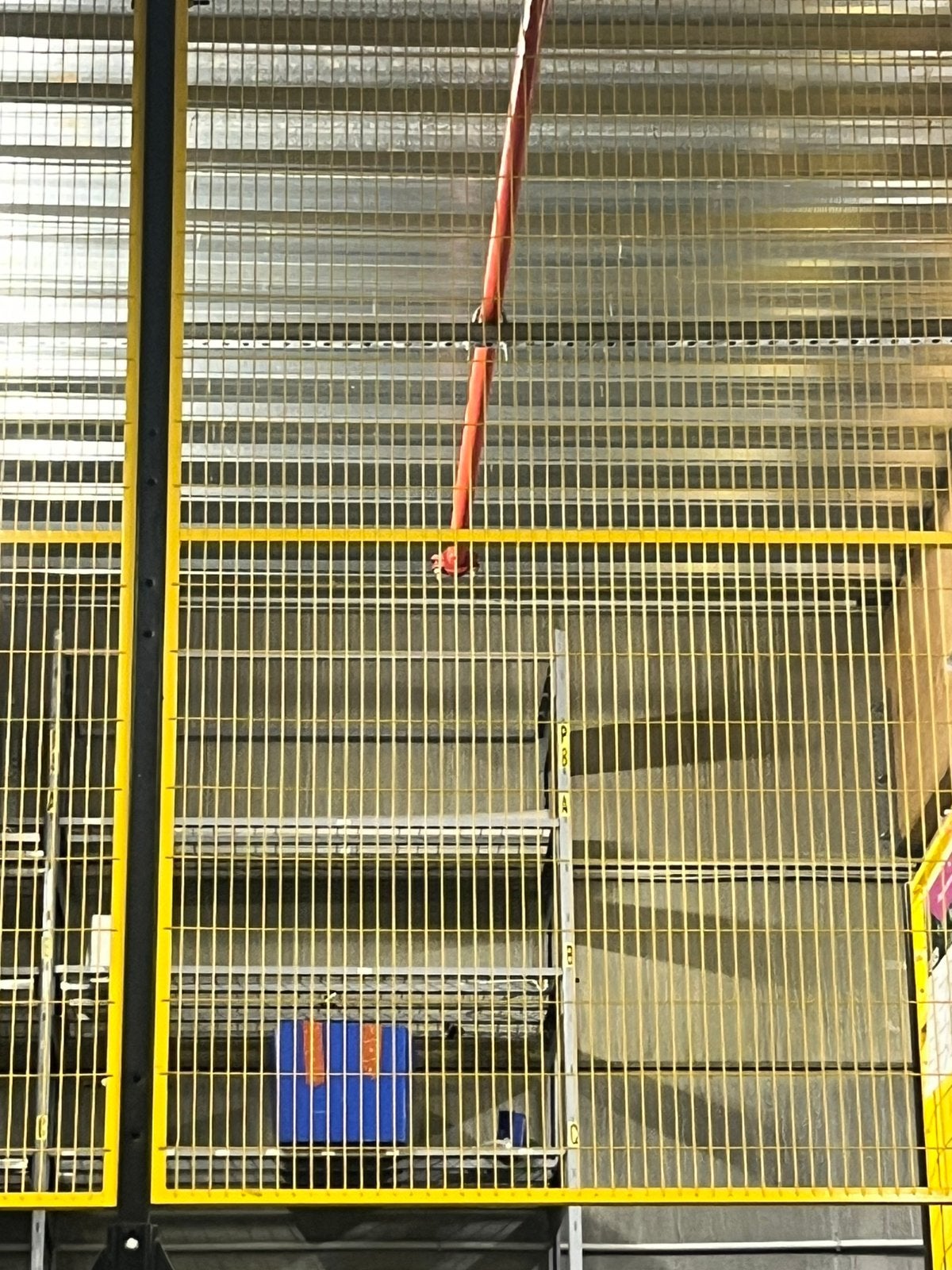 Grille, Animaux & Accessoires, Oiseaux | Cages & Volières, Enlèvement, Comme neuf