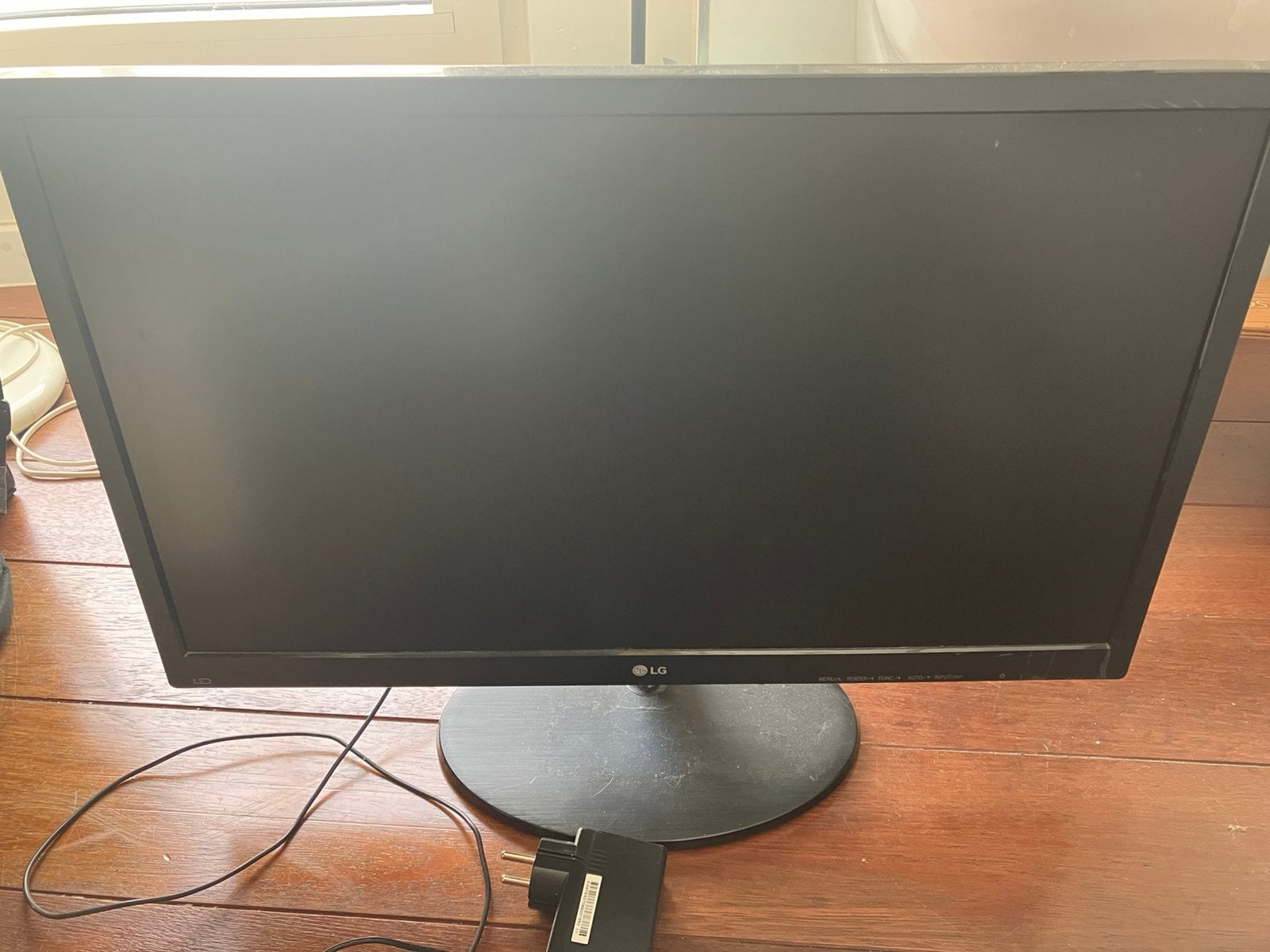Computerscherm 24 inch LG, Computers en Software, Ophalen, Zo goed als nieuw