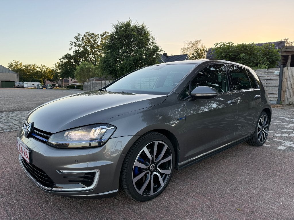 Volkswagen Golf 7 GTE 2015 Automaat Led/panodak/navigatie, 4 cilinders, Leder, 5 zetels, 5 deurs