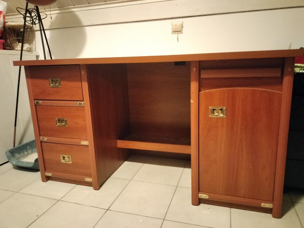 Bureau (3-delige set), Ophalen