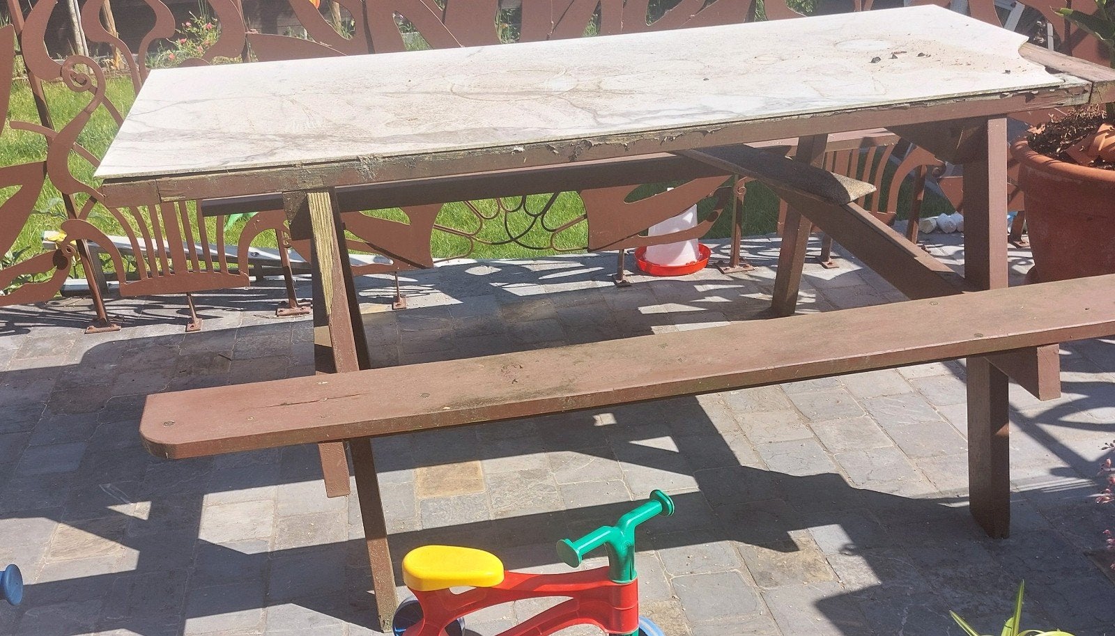 Houten picknicktafel, Ophalen, Hout