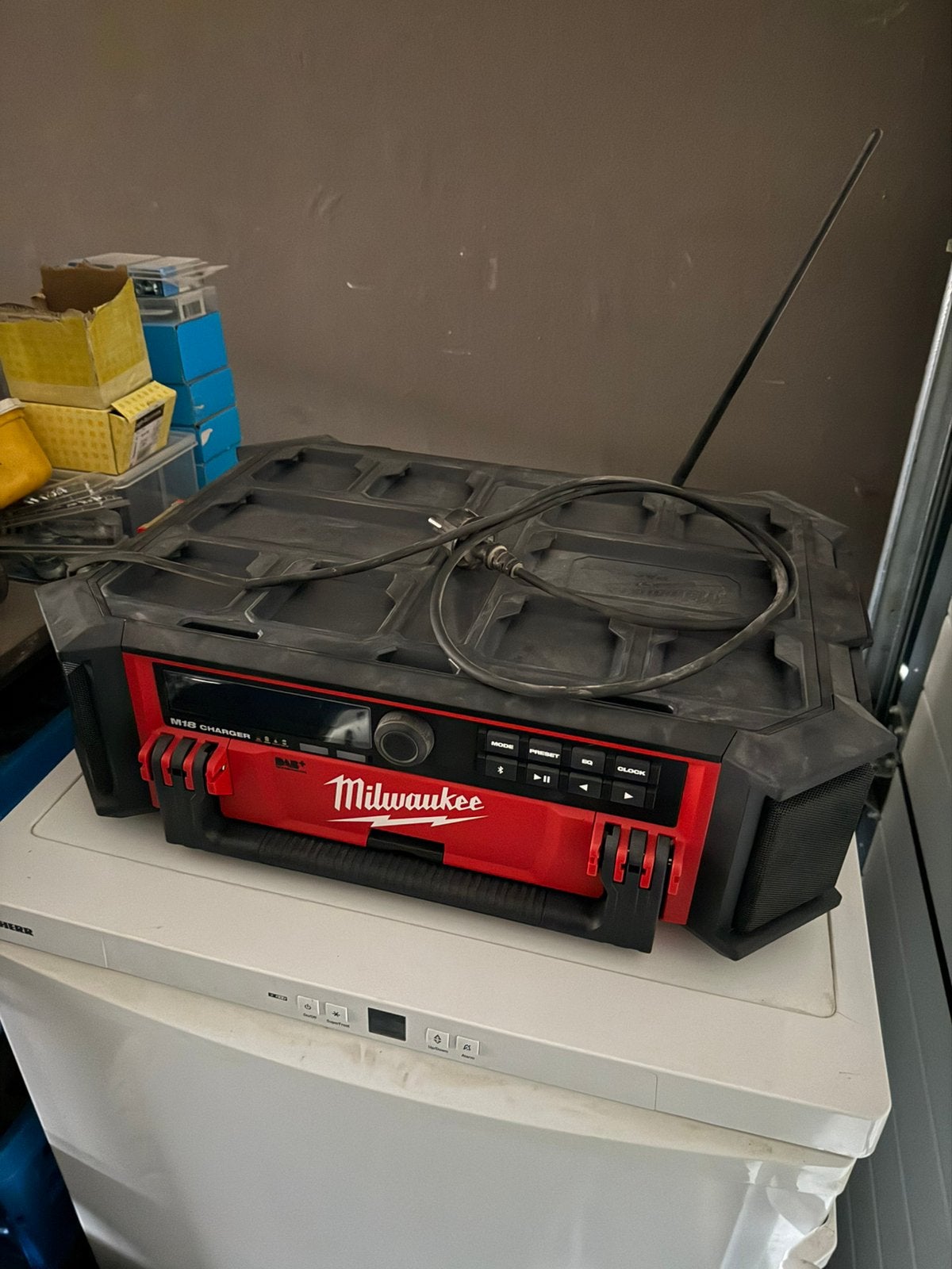 Milwaukee radio, Doe-het-zelf en Bouw, Ophalen, Zo goed als nieuw