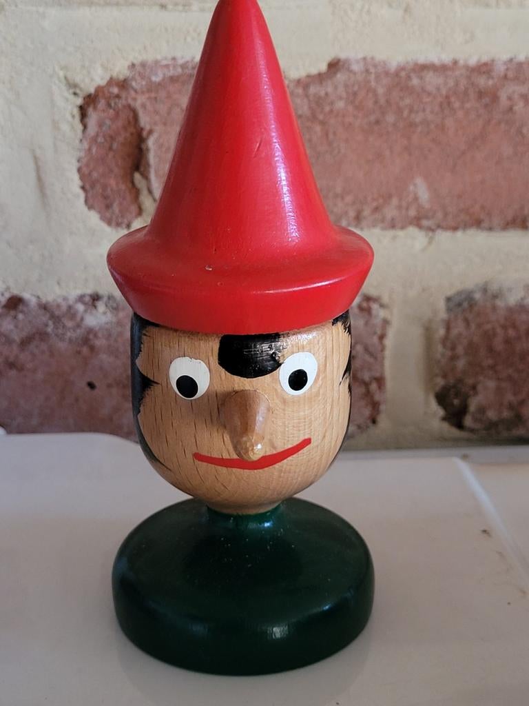 Coquetier bois pinocchio Jura France  collection, Envoi