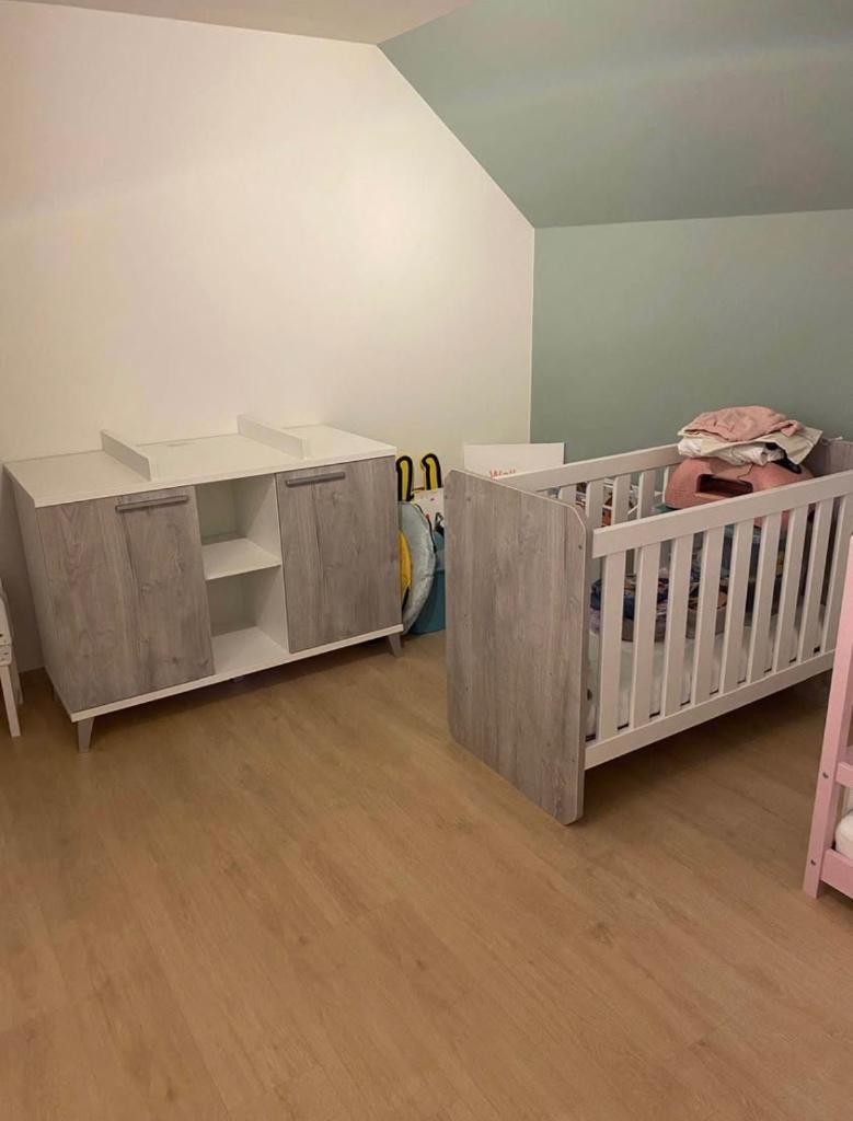 Babybedje met commode, Kinderen en Baby's, Ophalen, Zo goed als nieuw, Jongetje of Meisje