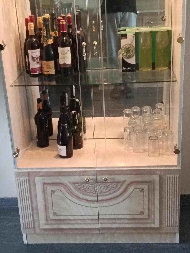 Dressoir en vitrinekast, Huis en Inrichting, Kasten | Vitrinekasten, Gebruikt, 150 tot 200 cm, 150 tot 200 cm, 25 tot 50 cm, Met lade(s)