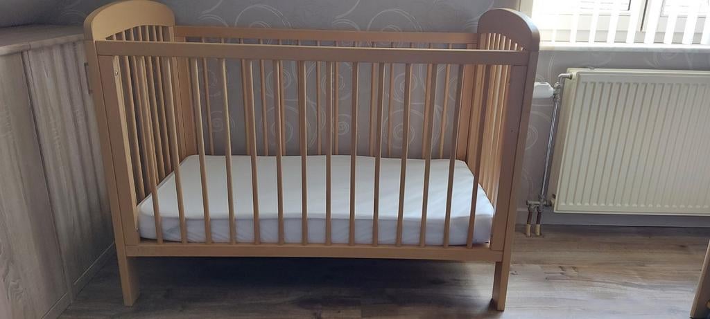 Babybed met Aerosleep matras en hoeslaken, Ophalen