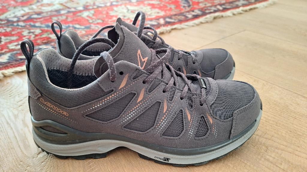 Wandelschoenen Lowa A-laag maat 39, Verzenden, Nieuw, Schoenen