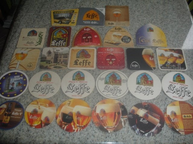 26 verschillende bierviltjes van Leffe voor € 2,00, Collections, Marques de bière, Enlèvement ou Envoi, Comme neuf, Sous-bock