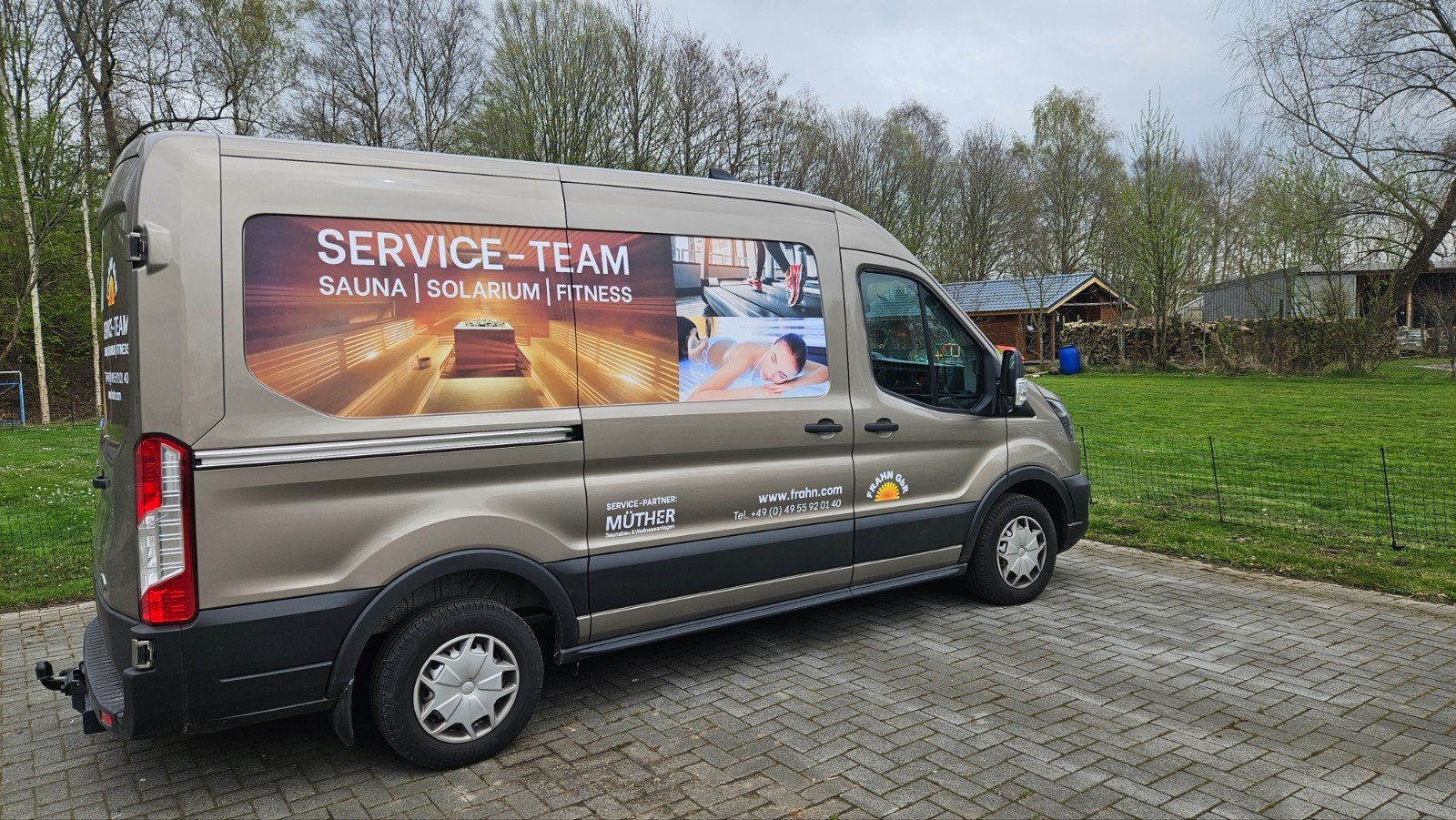 Ergoline Service, Ophalen, Zo goed als nieuw, Zonnebank dubbelzijdig, 15 lampen of meer