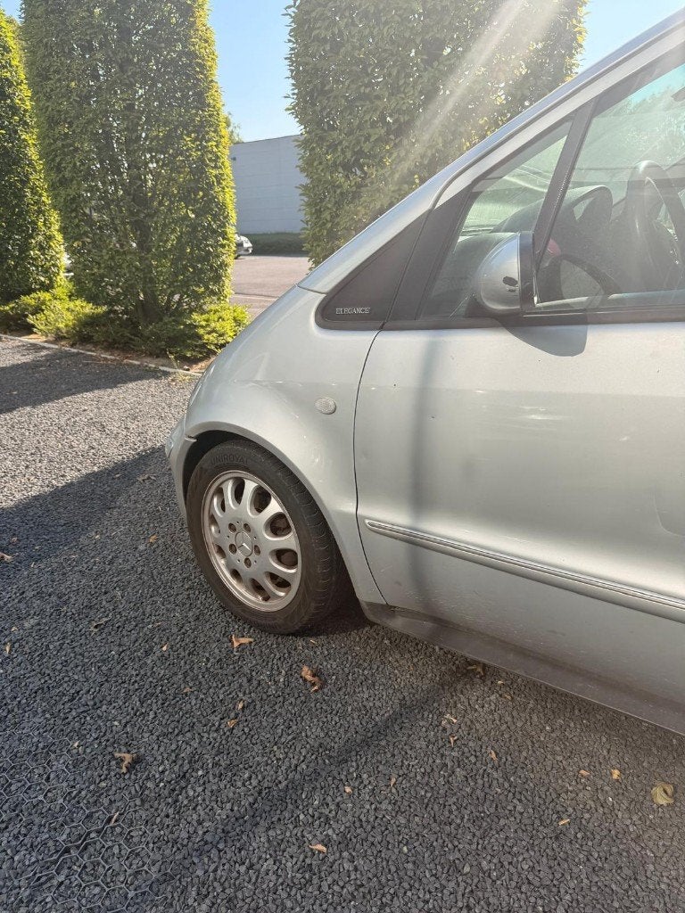 Mercedes Classe A 170 Diesel Lisez bien ! ! !, Cuir, Entreprise, Noir, 5 portes