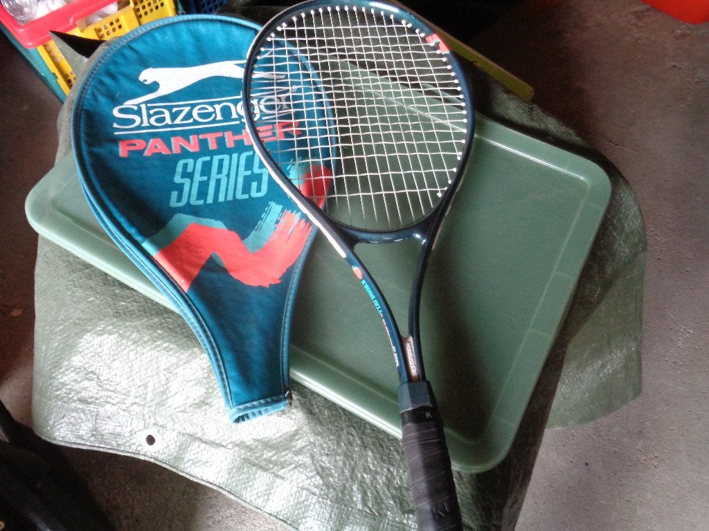RAQUETTE TENNIS TRES BON ETAT VOIR DESCRIPTION, Sports & Fitness, Enlèvement, Comme neuf, Raquette, Dunlop