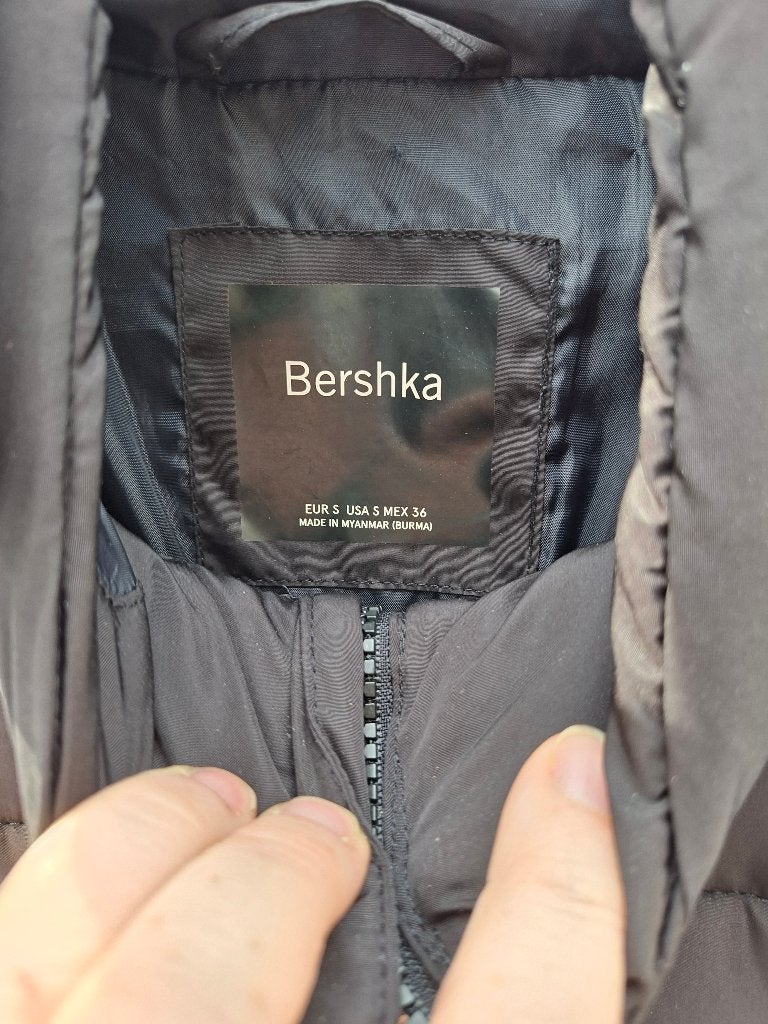Zwarte winterjas Bershka, Kleding | Dames, Jassen | Winter, Ophalen, Zwart, Bershka, Zo goed als nieuw