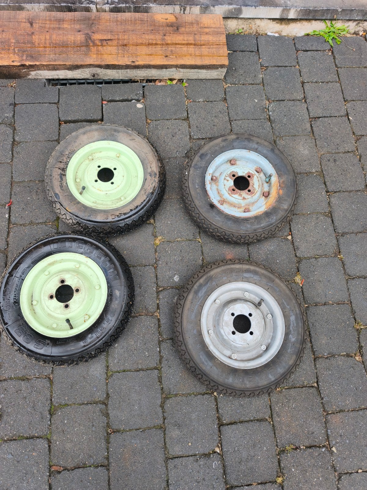 4 Michelin-banden met 8 inch velgen vespa, Fietsen en Brommers, Brommeronderdelen | Algemeen, Ophalen of Verzenden