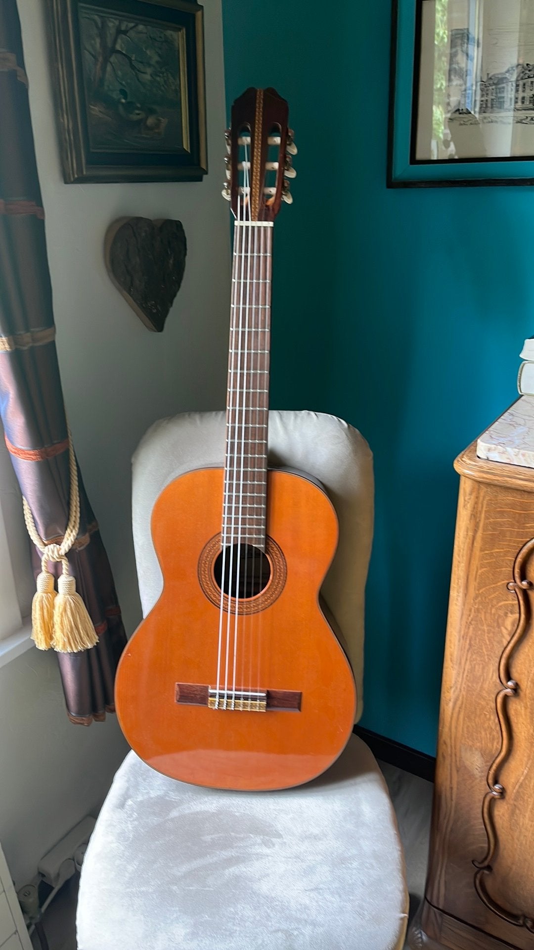 Mooie gitaar, Ophalen, Zo goed als nieuw
