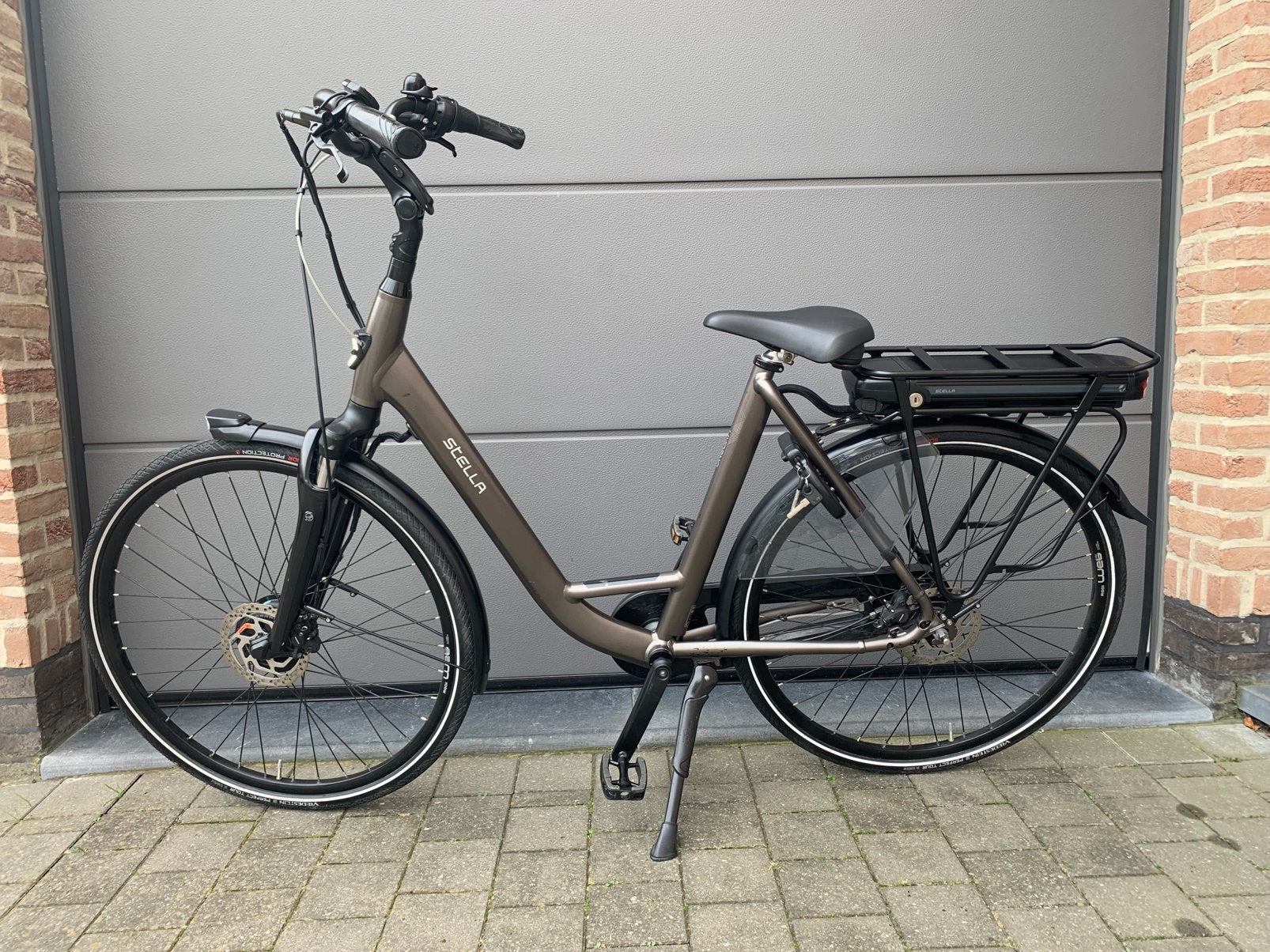 Elektrische fiets Stella, Fietsen en Brommers, Ophalen, Zo goed als nieuw