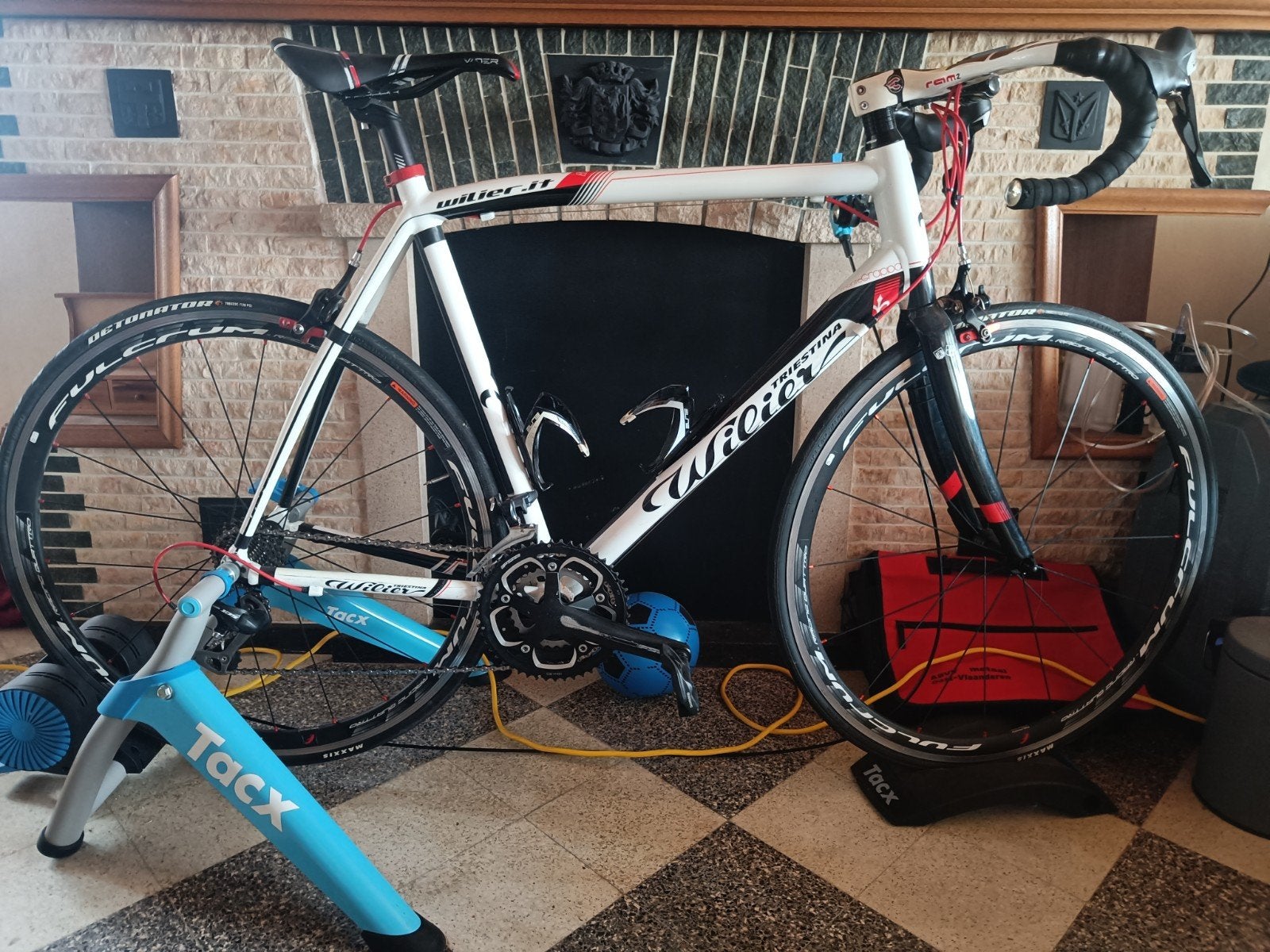 wilier triestina Monte Grappa 105, Vélos & Vélomoteurs, Vélos | Vélos de course, Frein sur jante, Aluminium, Enlèvement, Utilisé