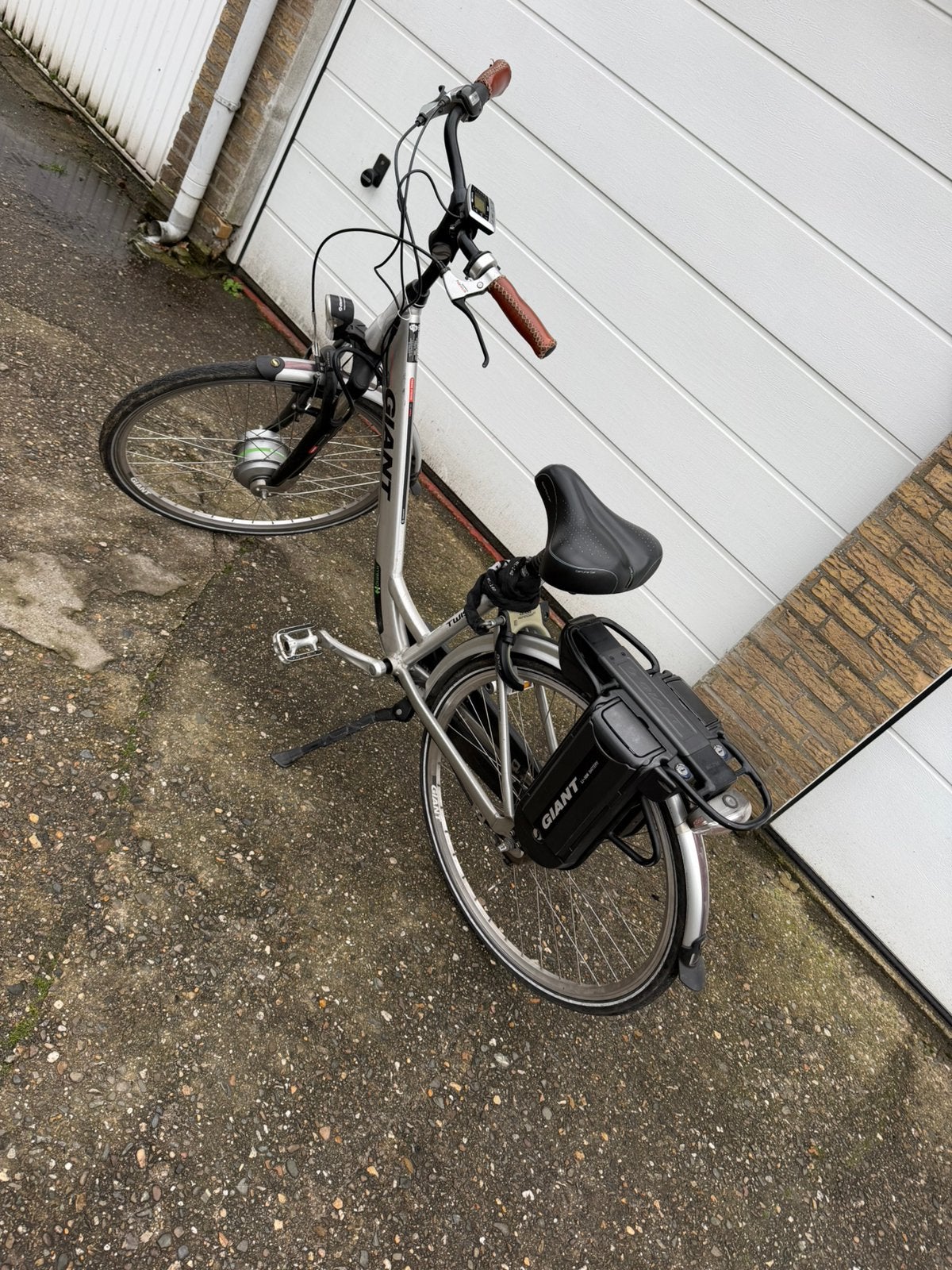 Fiets elektrisch, Fietsen en Brommers, Ophalen, Minder dan 30 km per accu, Giant, Zo goed als nieuw