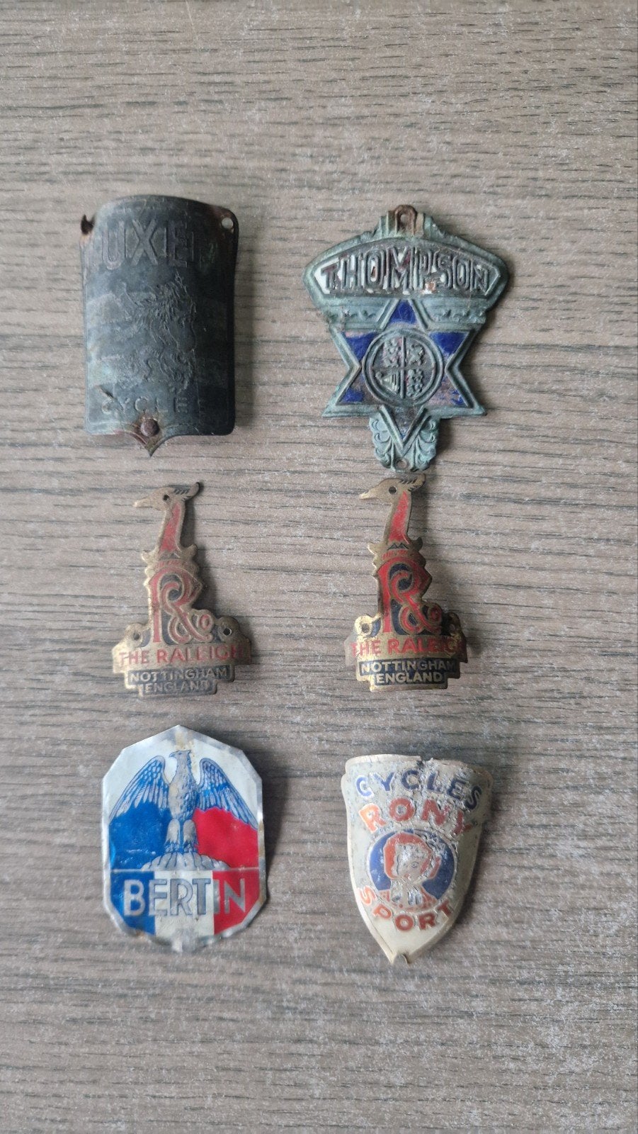 Balhoofdplaatjes oldtimer fietsen, Enlèvement