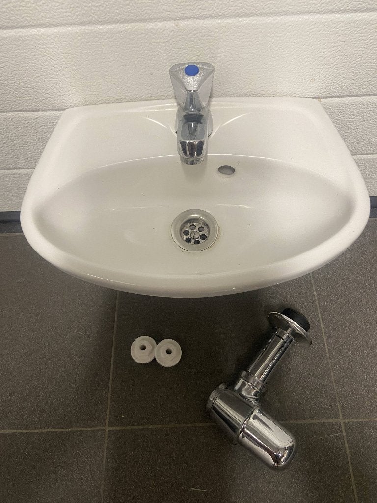 Handwasser met koudwaterkraan en sifon, Ophalen, Gebruikt, Steen, Wastafel