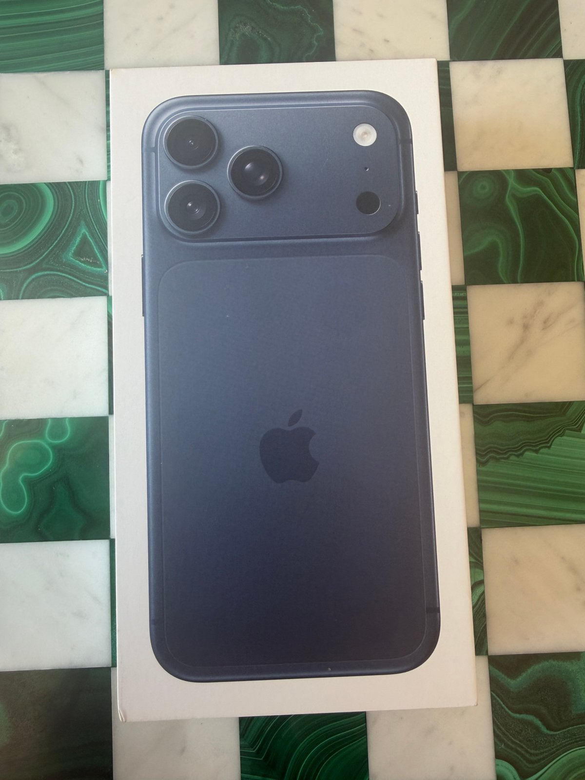 Iphone 17 pro max NIEUW met Brusselse factuur, Telecommunicatie, 256 GB, Blauw, Refurbished, Ophalen of Verzenden