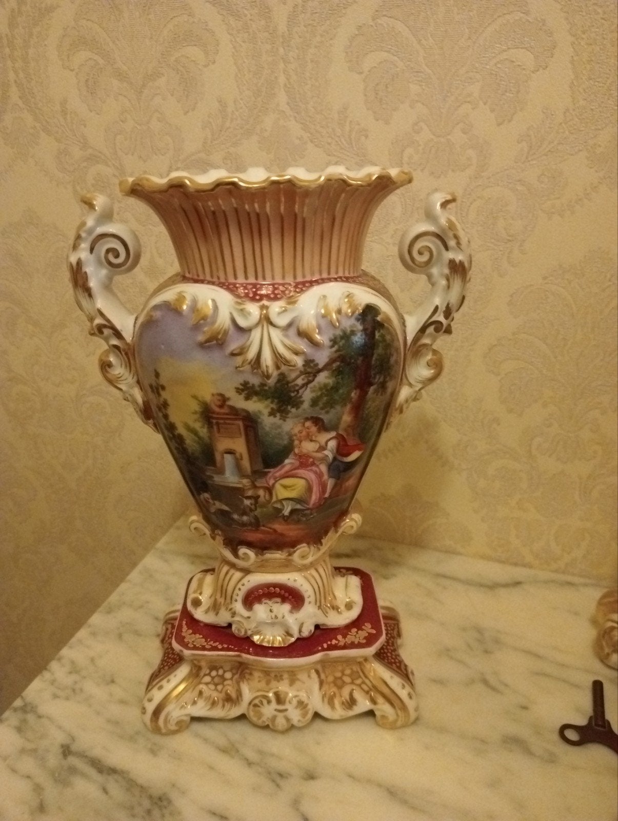 Porselein schouwgarnituur 1835-1855 Rococo stijl Jacob Petit, Ophalen