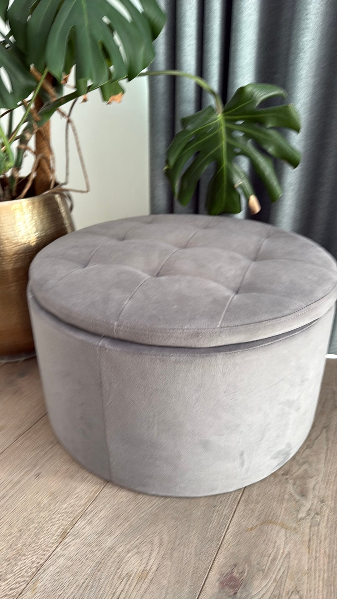 Poef velvet velours grijs, Huis en Inrichting, Ophalen, Zo goed als nieuw