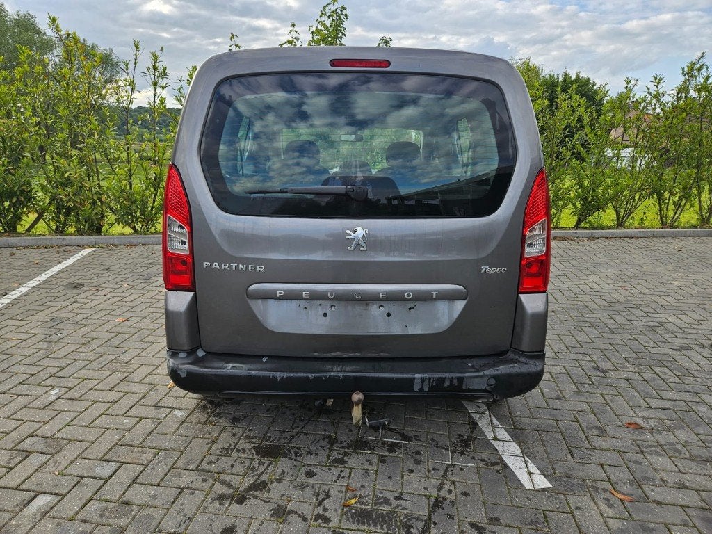 Peugeot Partner Tepee 1.6 HDi 5 ZITPLAATSEN ️ AIRCO, Auto's, Voorwielaandrijving, Euro 5, Zwart, 4 cilinders