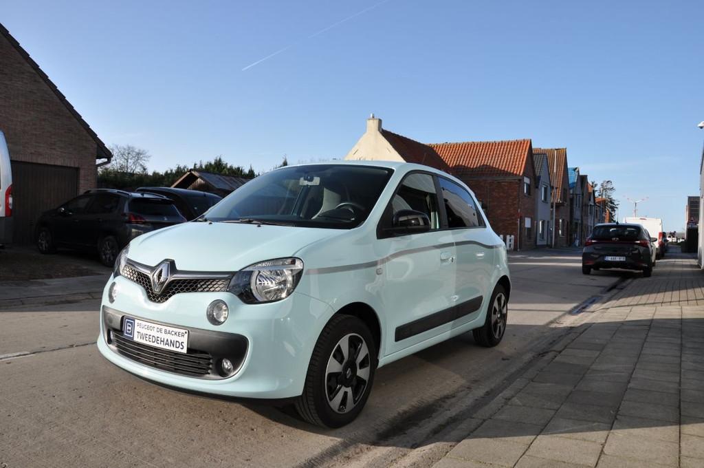 Renault Twingo Limited (bj 2018), Auto's, 4 zetels, Gebruikt, Blauw, Bedrijf