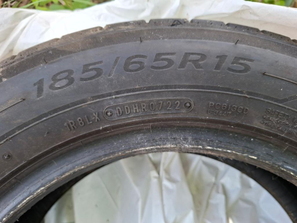 Pneus été 185/65R15 Falken