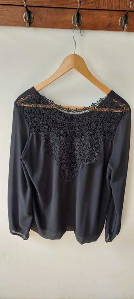 Mooie zwarte blouse met kant op de rug XL, Kleding | Dames, Blouses en Tunieken, Ophalen of Verzenden
