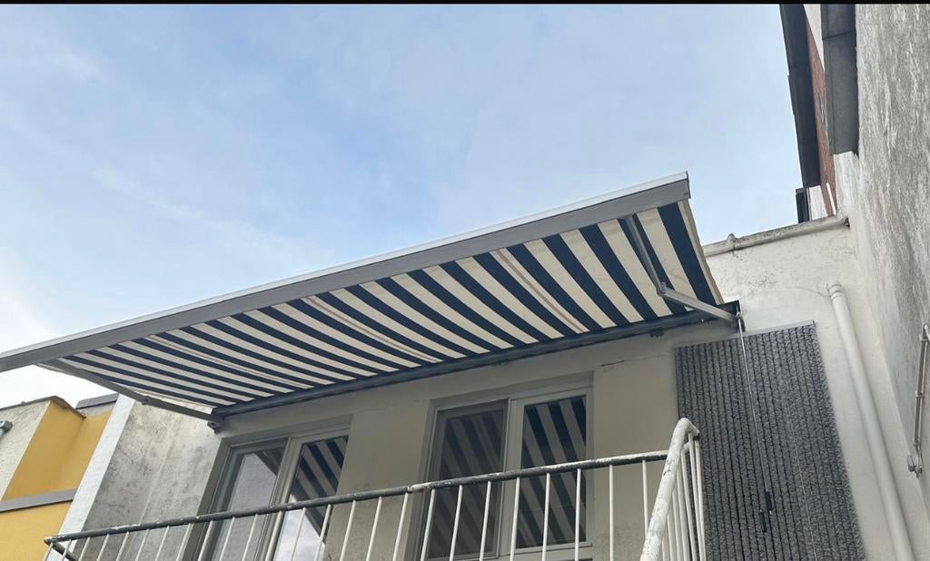 Zonnescherm / luifel handmatig – goede staat, Tuin en Terras, Zonneschermen, Ophalen, Zo goed als nieuw