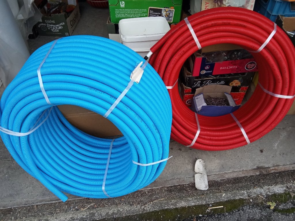 2x100m tuyau henco 16 mm rouge et bleu, Bricolage & Construction, Enlèvement