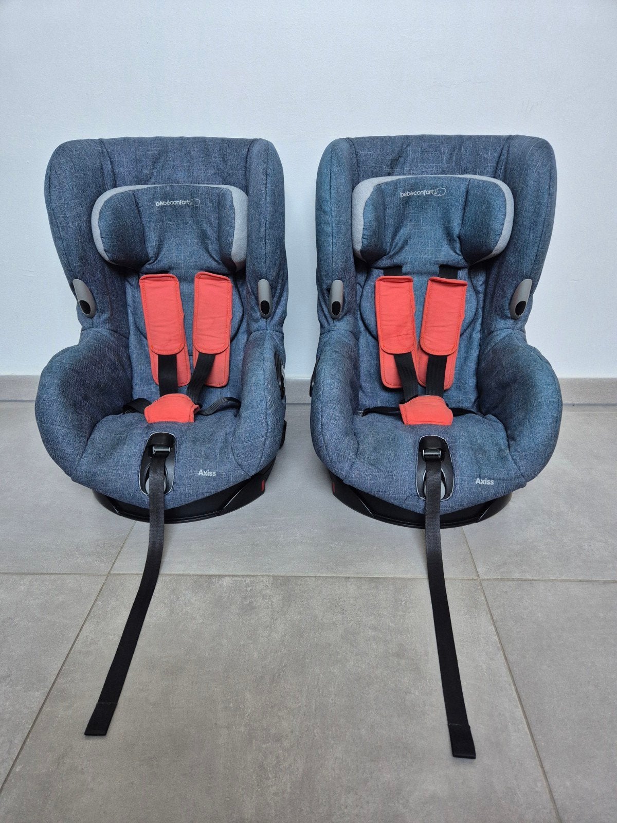 Bebe Confort Axiss draaistoel - 2 stuks, Kinderen en Baby's, Autostoeltjes, Verstelbare rugleuning, 9 t/m 18 kg, Ophalen, Overige merken