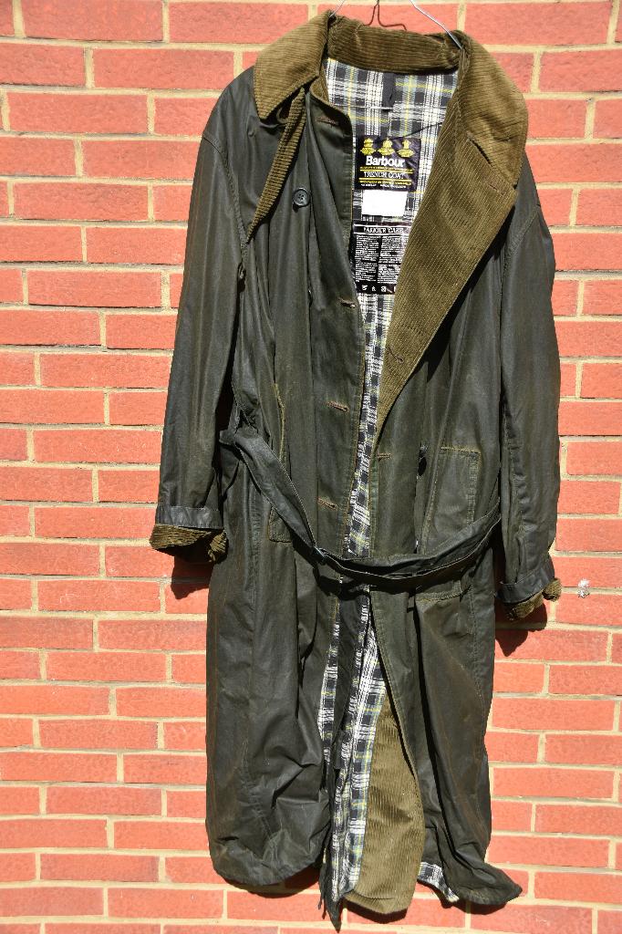 Trench coat Barbour, Caravanes & Camping, Vêtements de pluie, Enlèvement ou Envoi, Utilisé, Imperméable, Heren