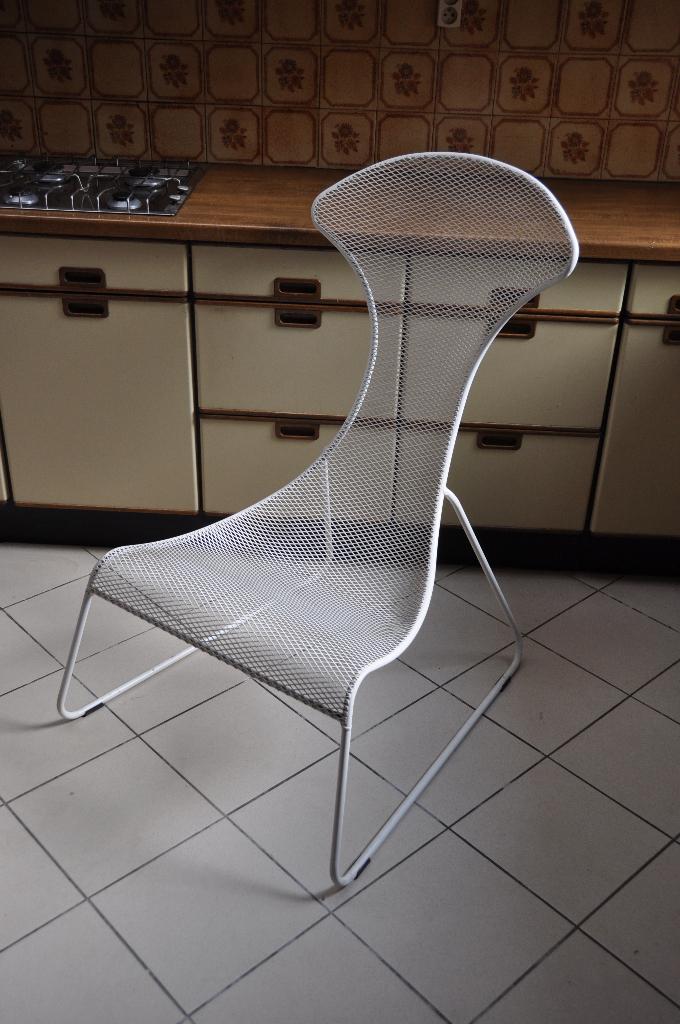 Wiebke Braasch - metalen design chair (Ikea PS 2012), Enlèvement