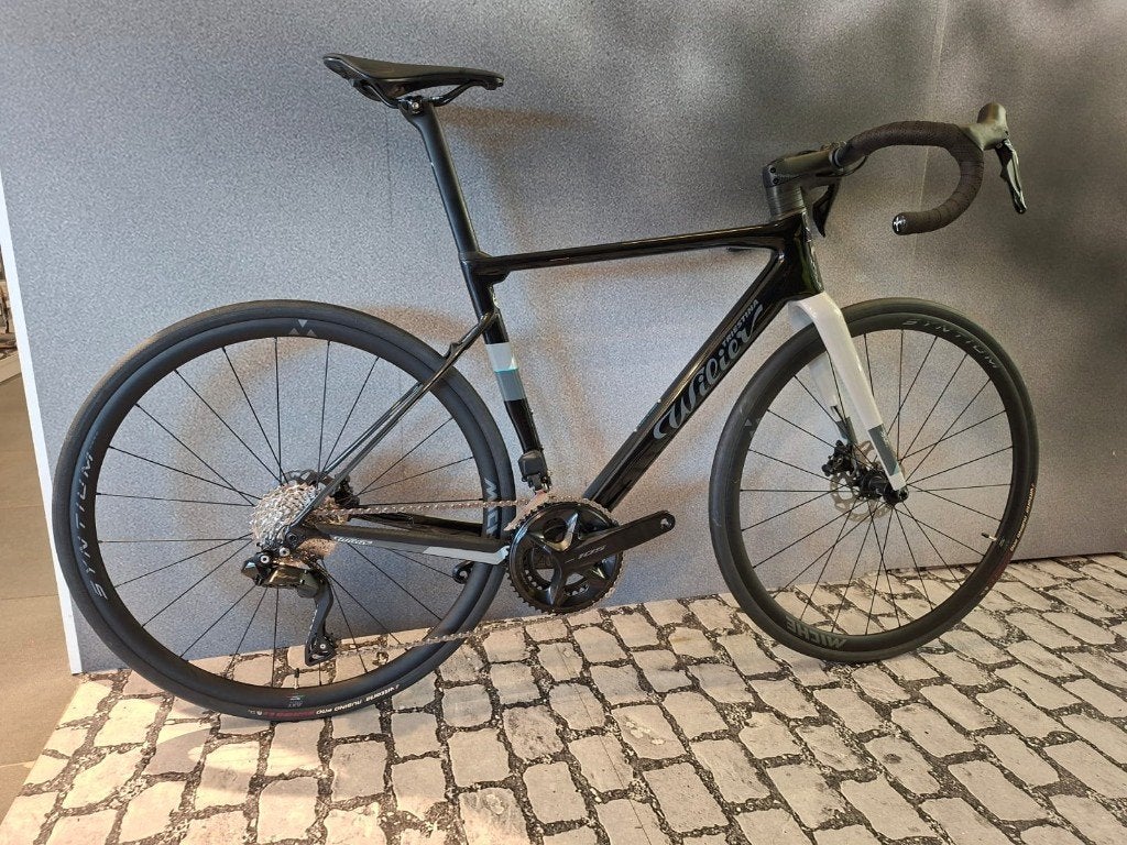 WILIER RAVE SL 105 DI2 SYNTHIUM M BLACK SILVER GLOSS (2024), Enlèvement, Neuf, Carbone