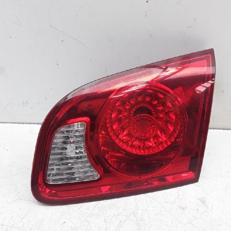 FEU ARRIÈRE DROIT Hyundai Santa Fe II (CM) (|924062B040|), Autos : Pièces & Accessoires, Hyundai Motor Deutschland GmbH, Kaiserleipromenade 5
63067  Offenbach am Main, DE