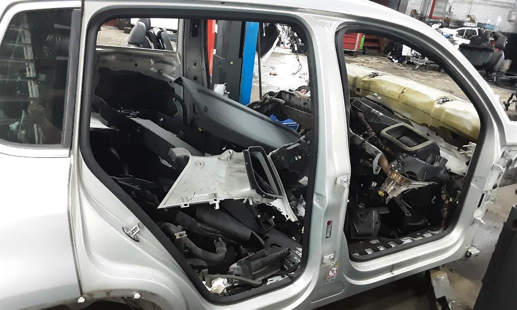 DIVERS MONTANT PORTE C D Volkswagen Tiguan (5N1 / 2), Volkswagen, Mevr. I. Hauben, Utilisé, Rue de l'Espoir 34 34
4030  GRIVEGNÉE, BE