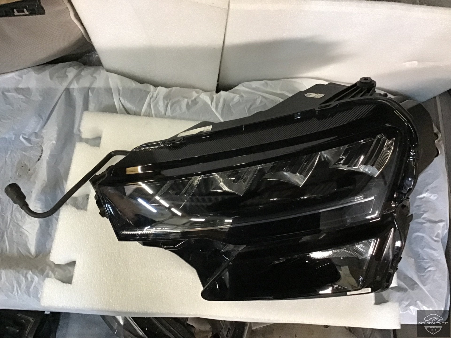 Skoda Karoq Facelift 21+ Vol LED Koplamp Links 57B941009, Tr. Vaclava Klementa 869
293 01  Mlada Boleslav, CZ, Skoda, Skoda Auto a.s.