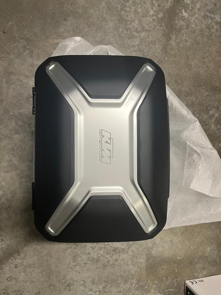 Nieuwe zijkoffer (links) - Ktm 1290 adventure S 2021, Motoren, Ophalen