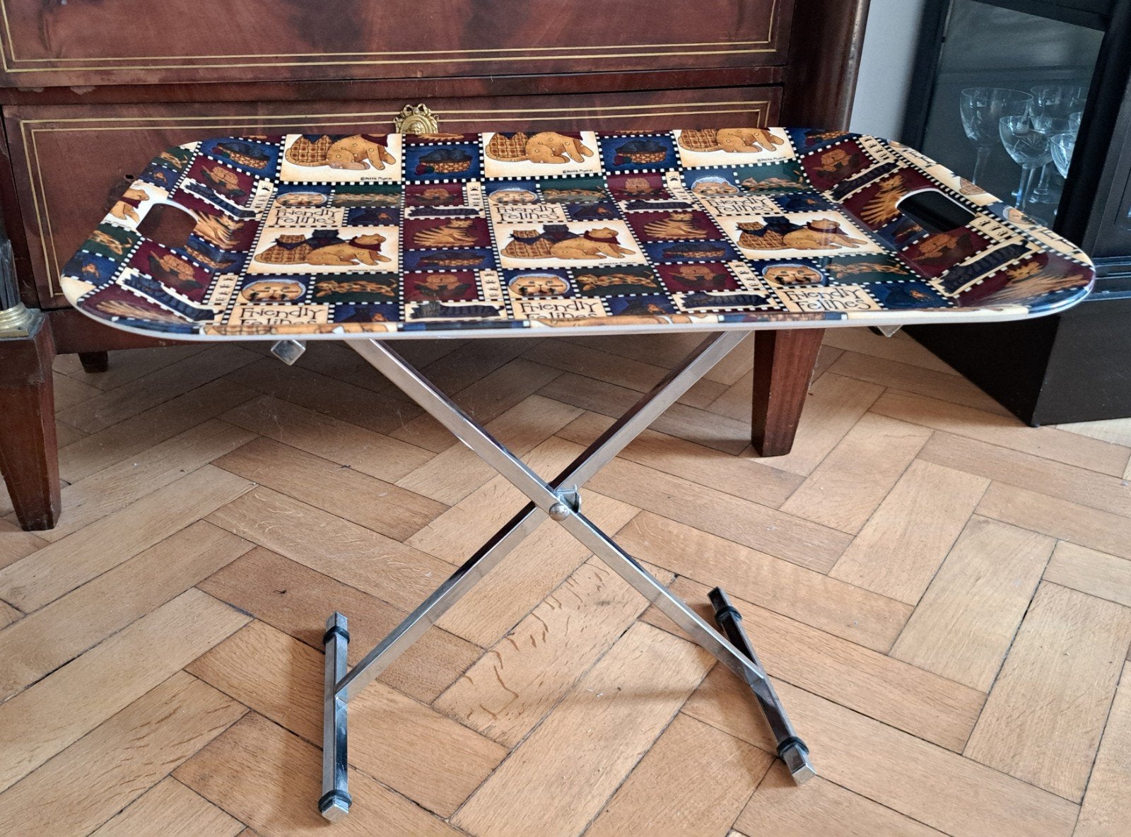Plateau "chats" avec piètement en X en inox., Enlèvement, Plateau