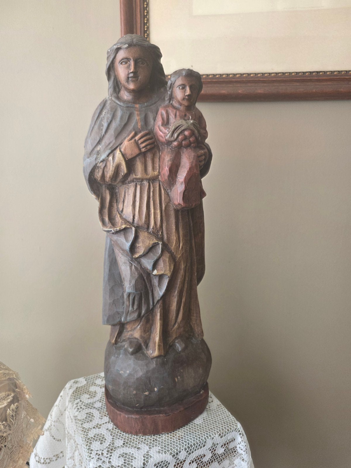 Antiek, handgesneden houten beeld.

  Madonna met Kind,, Enlèvement