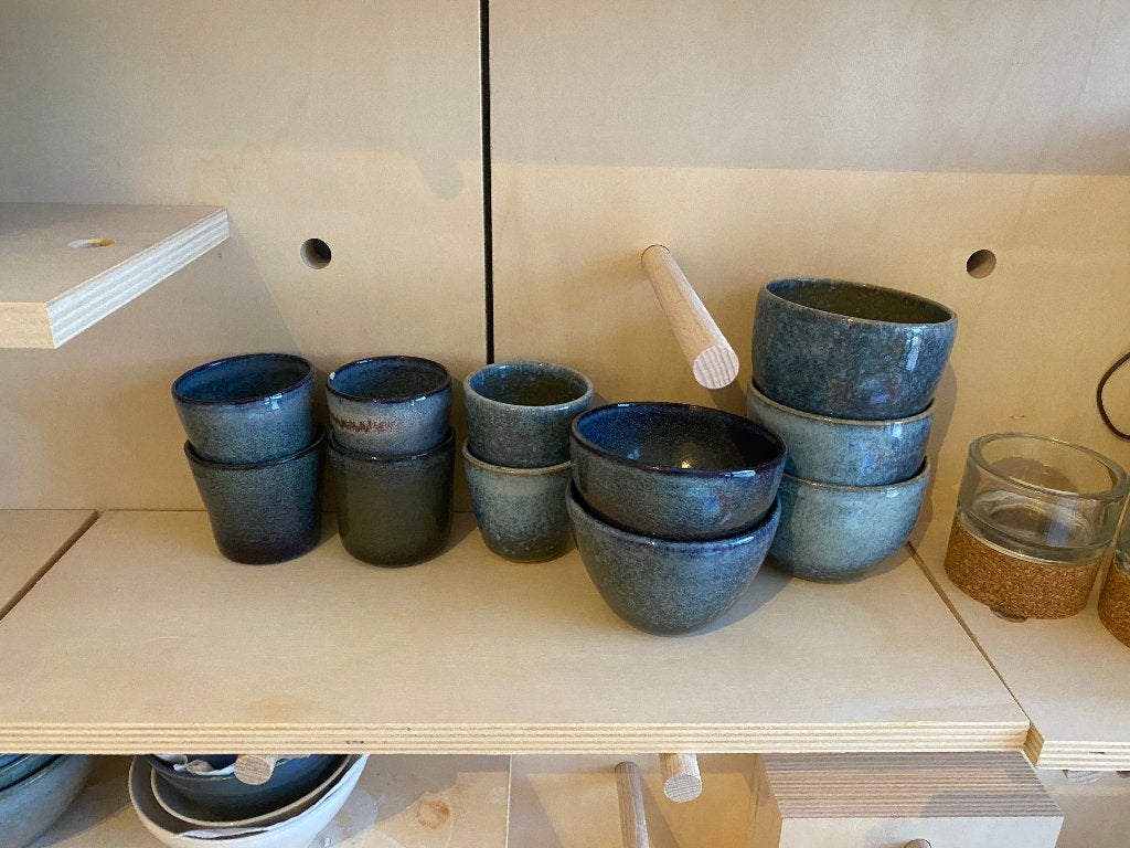 Lot de 11 bols et tasses en céramique faits main, Enlèvement