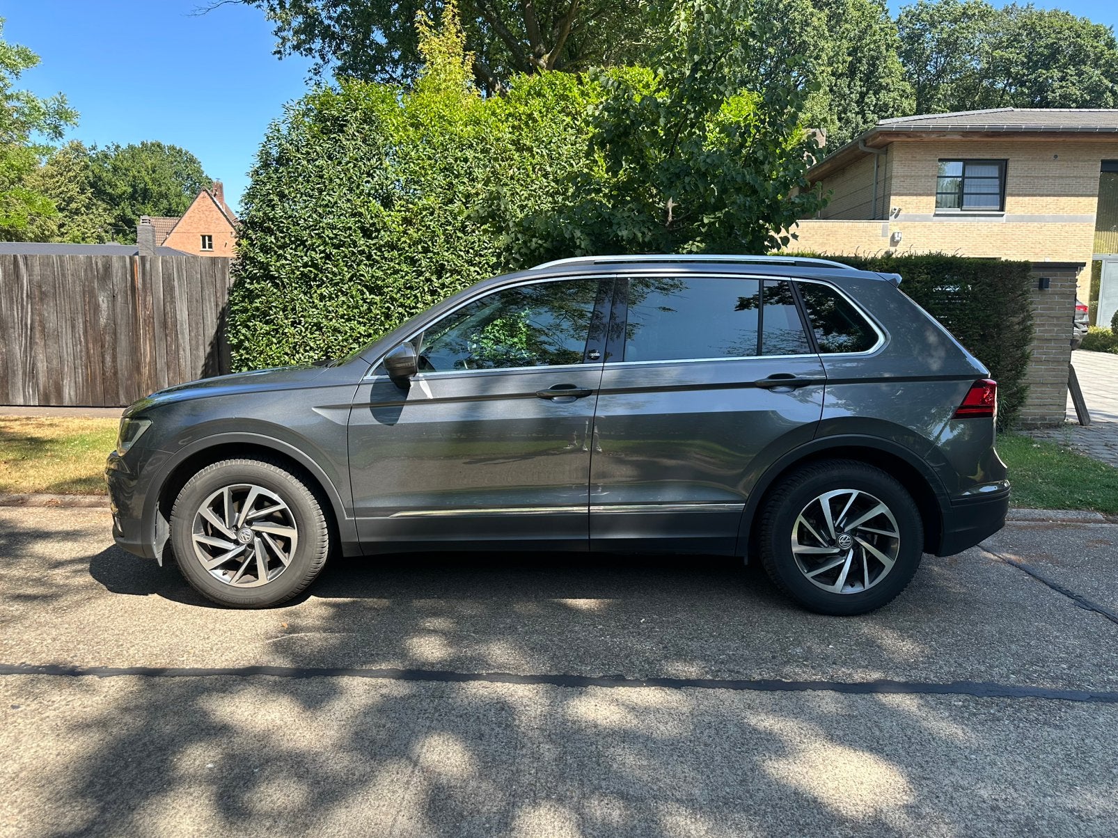 Volkswagen Tiguan 1.4 TSI Sound, Auto's, Volkswagen, Voorwielaandrijving, Emergency brake assist, Particulier, 125 cc