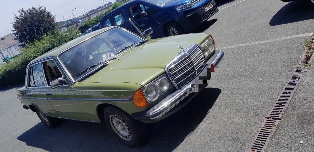 Mercedes-Benz 200 Type W123.220, Auto's, Achterwielaandrijving, Overige modellen, 4 cilinders, Leder en Stof