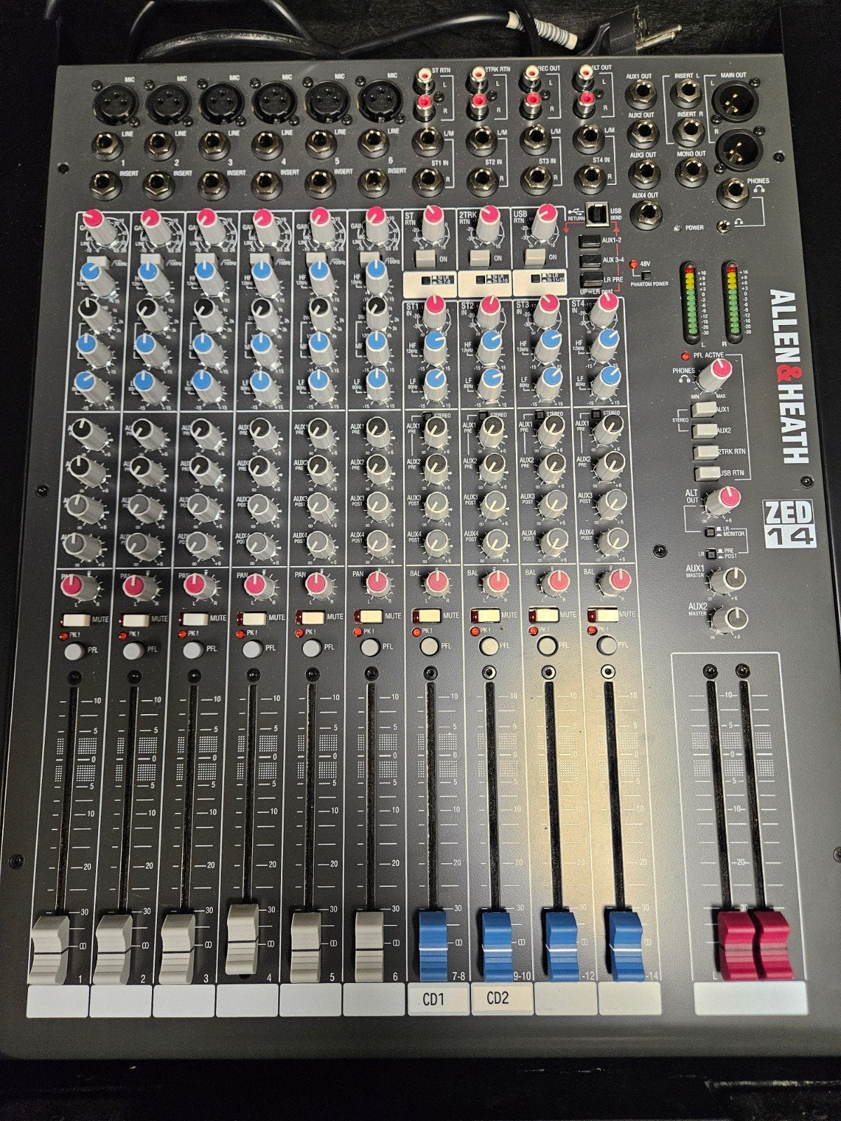 mengtafel Allen & Heath ZED-14 in nieuwstaat, met flightcase, Muziek en Instrumenten, Ophalen, Nieuw